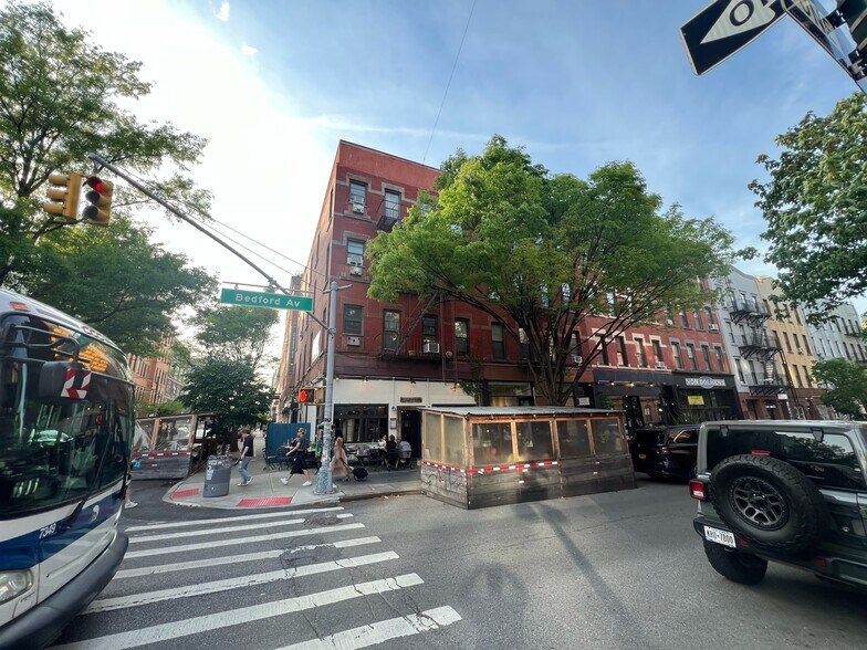 More Photos Of 124 Bedford Ave, Brooklyn Multifamily For Sale