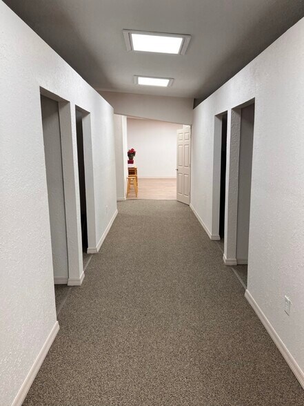 More Photos Of 360 Old Sanford Oviedo Rd, Winter Springs Manufacturing For Lease