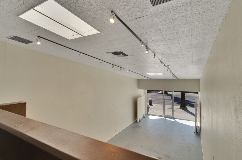More Photos Of 462 S Palm Canyon Dr, Palm Springs Storefront Retail Office For Lease