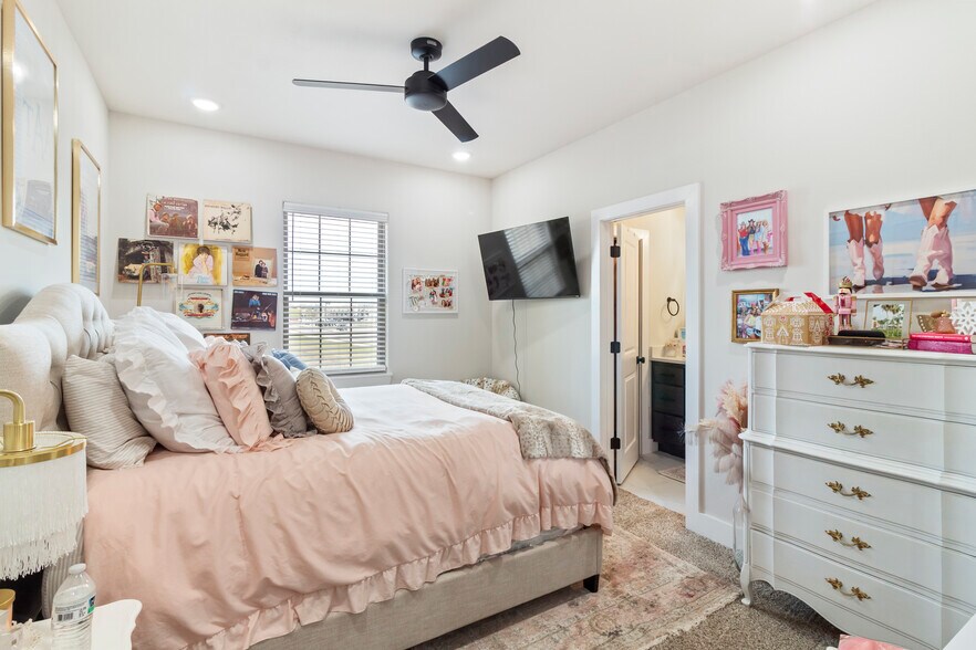 More Photos Of 4038 Gunner Trl, College Station Multifamily For Sale