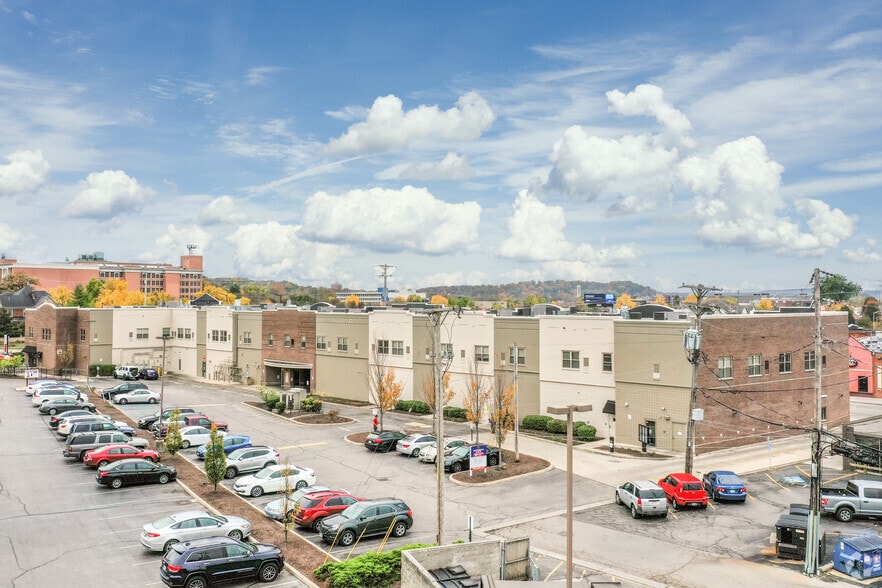 More Photos Of 1200 Brown St, Dayton Dormitory For Lease