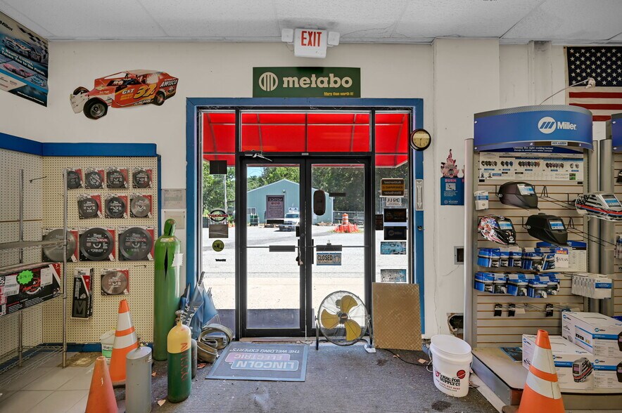 More Photos Of 26 Industrial Rd, West Milford Flex For Lease