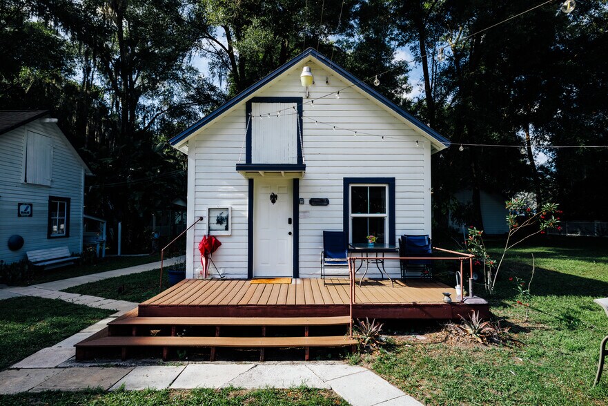 More Photos Of 215 E French Ave, Orange City Hospitality For Sale