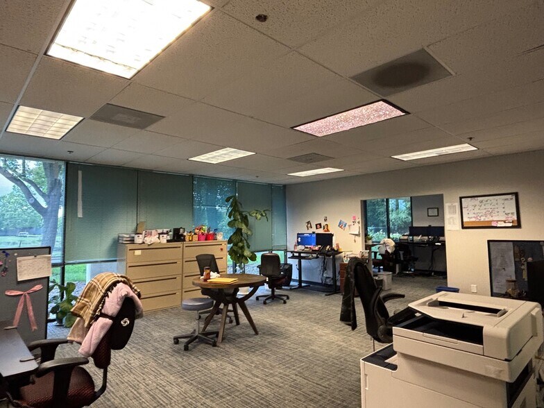More Photos Of 2650-2656 Napa Valley Corporate Dr, Napa Research And Development For Lease