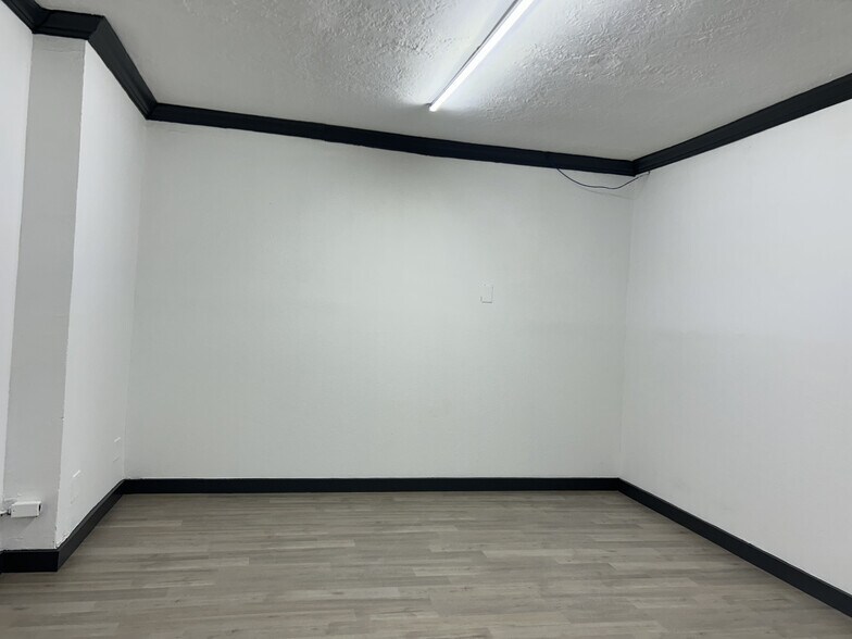 More Photos Of 5302 Bataan Rd, Houston Freestanding For Sale