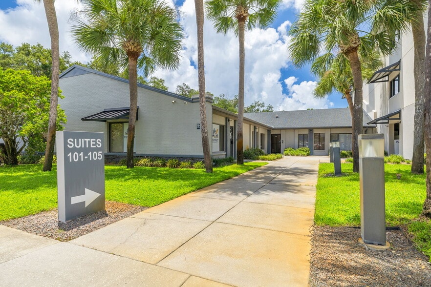 More Photos Of 30522 US Highway 19 N, Palm Harbor Office For Lease