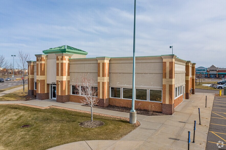 Primary Photo Of 12792 Riverdale Blvd NW, Coon Rapids Restaurant For Lease