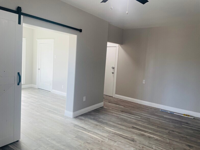 More Photos Of 3921 E Livingston Dr, Long Beach Apartments For Sale
