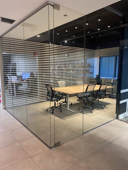 More Photos Of 10400 NW 33rd St, Miami Warehouse For Lease