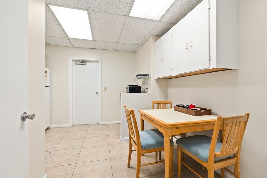 More Photos Of 16050 Orange Ave, Fort Pierce Warehouse For Sale