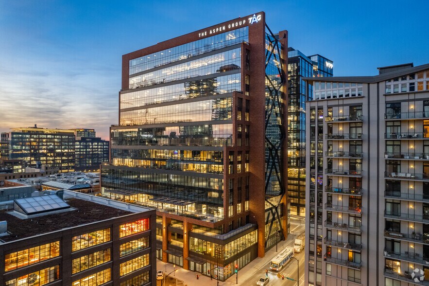 More Photos Of 800 W Fulton St, Chicago Office For Lease