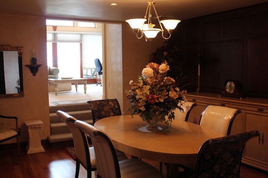 More Photos Of 725 Main St, Wintersville Restaurant For Sale