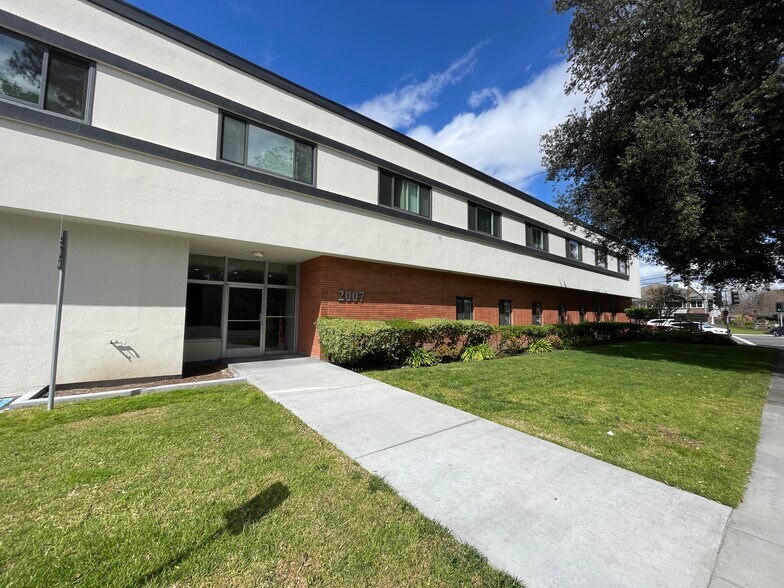 More Photos Of 2007 W Hedding St, San Jose Office For Lease