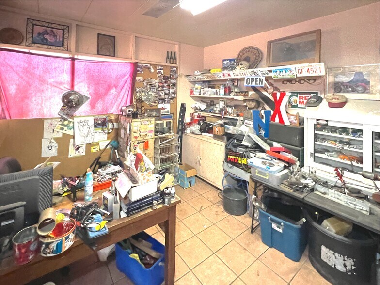 More Photos Of 230 N Louis Tittle Ave, Mangum Auto Repair For Sale