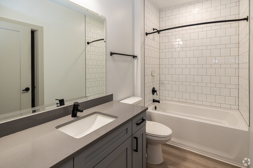 More Photos Of 1148 N Main St, Jacksonville Apartments For Lease