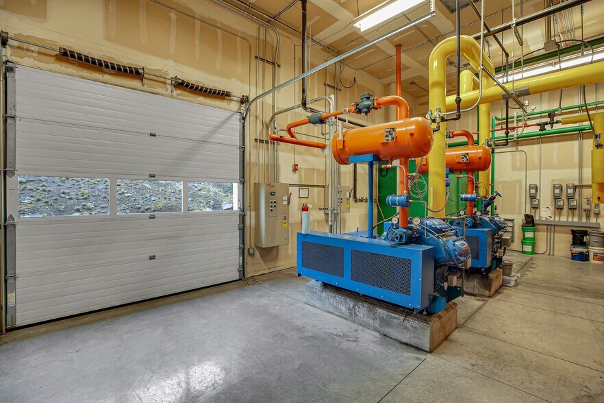 More Photos Of Stadelman, Hood River Industrial For Sale