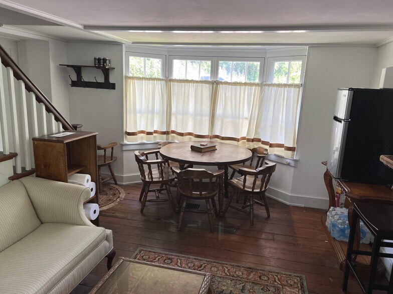 More Photos Of 6230 Lower York Rd, New Hope Freestanding For Sale