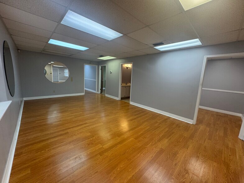 More Photos Of 3938 Sunbeam Rd, Jacksonville Medical For Lease