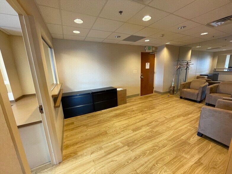 More Photos Of 913 Ridgebrook Rd, Sparks Medical For Sale