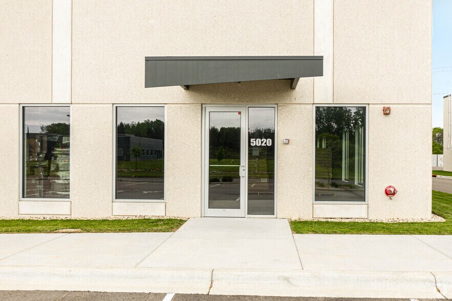 More Photos Of 5004-5048 Tradewinds Pky, Madison Unknown For Lease