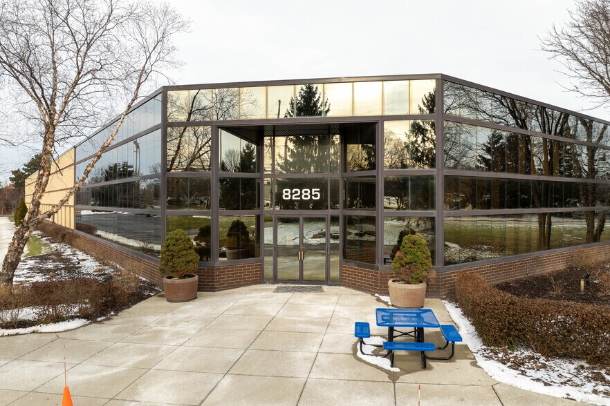 More Photos Of 8285-8295 Darrow Rd, Twinsburg Warehouse For Lease