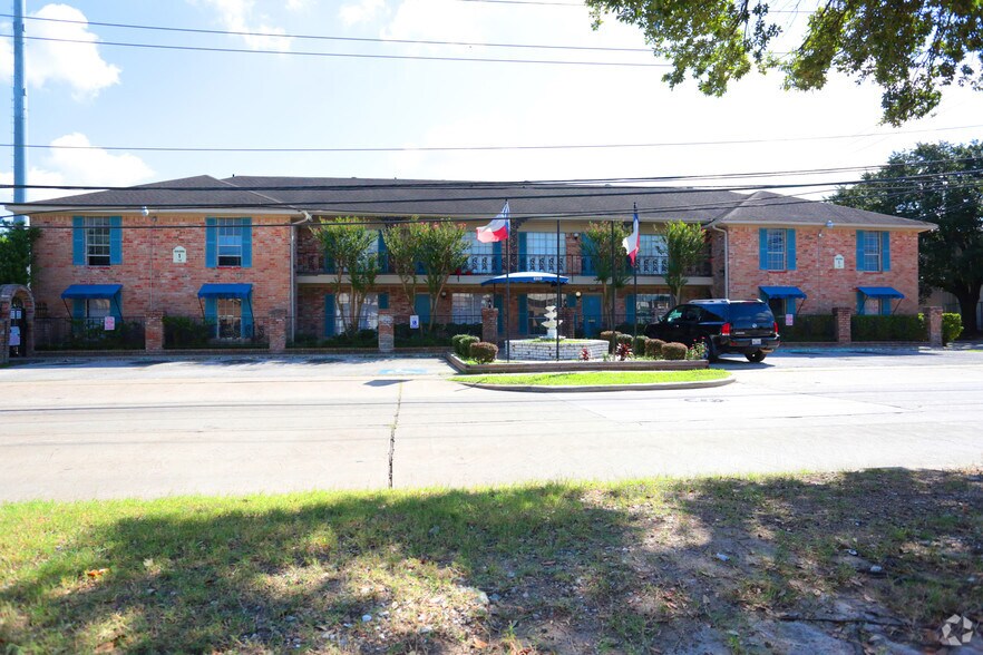 More Photos Of 6909 Renwick Dr, Houston Apartments For Sale