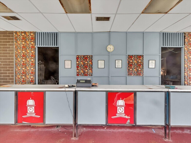 More Photos Of 225 SE Branchview Dr, Concord Freestanding For Sale