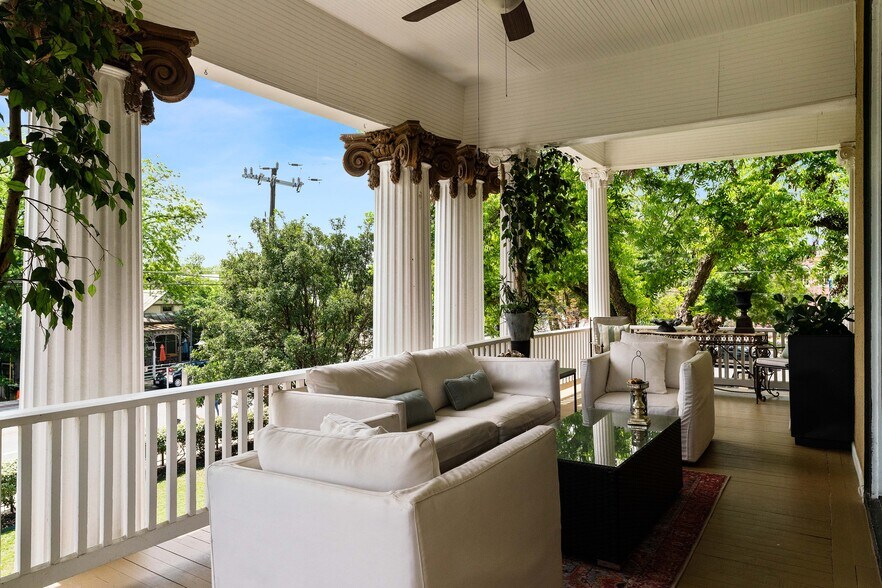 More Photos Of 1037 S Alamo St, San Antonio Hospitality For Sale