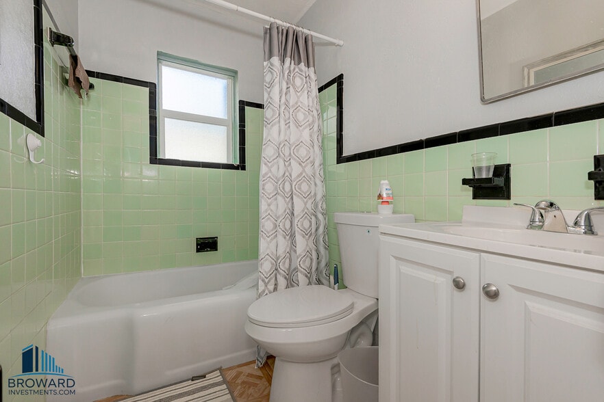 More Photos Of 224 SW 15th St, Dania Beach Apartments For Sale