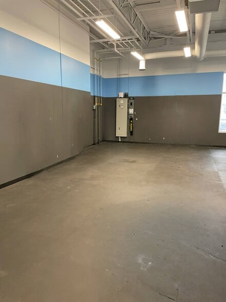 More Photos Of 455 Sage Valley Dr NW, Calgary General Retail For Lease