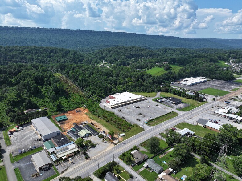 More Photos Of 4707 Dayton Blvd, Chattanooga Unknown For Lease