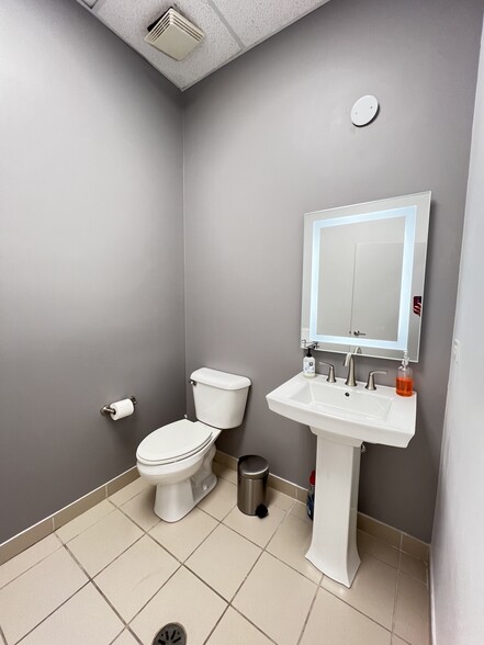 More Photos Of 1443 W Belmont Ave, Chicago Storefront Retail Office For Sale