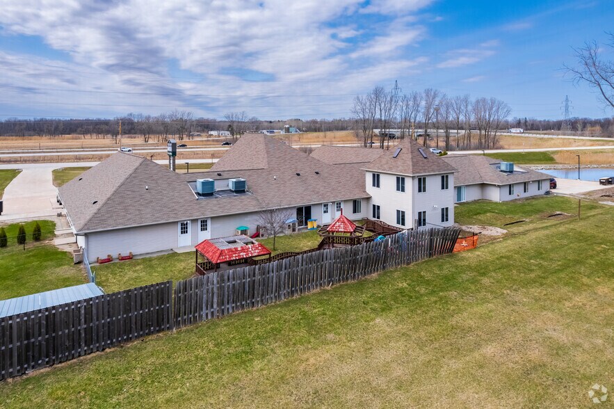 More Photos Of 2784 Deerfield Ave E, Suamico Medical For Lease