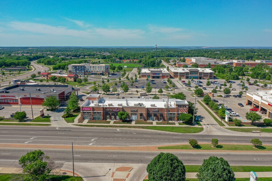 More Photos Of 4801 W Bauer Farm Dr, Lawrence Storefront For Lease