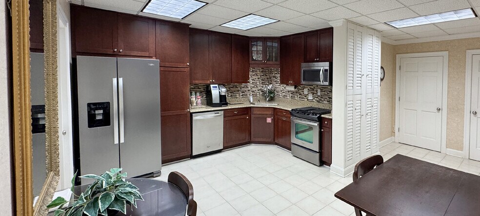 More Photos Of 200 E Forsyth St, Jacksonville Office For Lease
