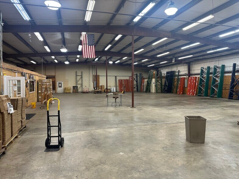 More Photos Of 3551 Hwy 51 N, Fort Mill Warehouse For Lease
