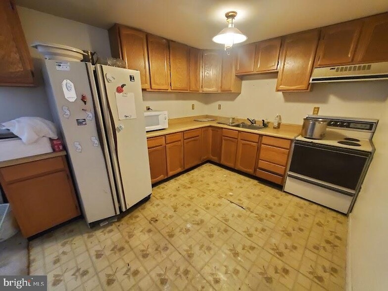 More Photos Of 108 Juliustown Rd, Browns Mills Storefront Retail Residential For Sale