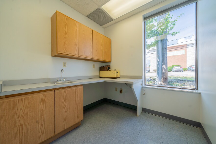 More Photos Of 12575 Rockside Rd, Garfield Heights Medical For Sale