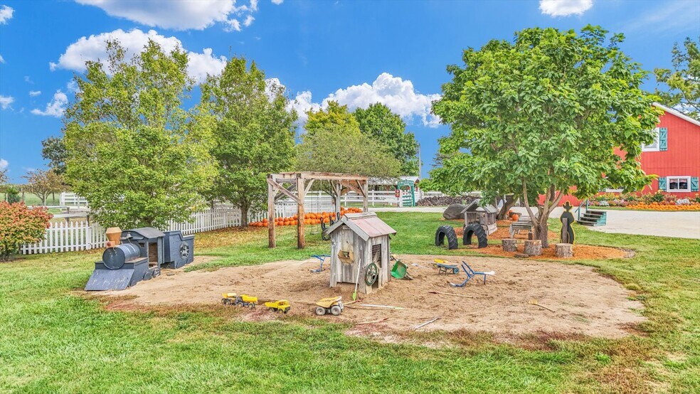 More Photos Of 1356 County Road 2900 N, Rantoul Specialty For Sale