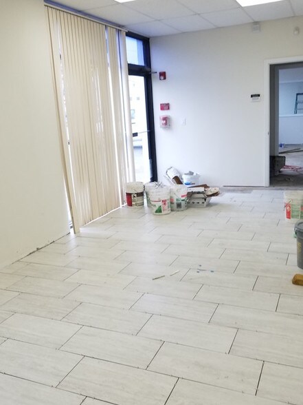More Photos Of 145 Milbar Blvd, Farmingdale Warehouse For Lease