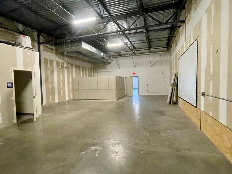 More Photos Of 4100-4136 Lafayette Blvd, Fredericksburg Light Distribution For Lease