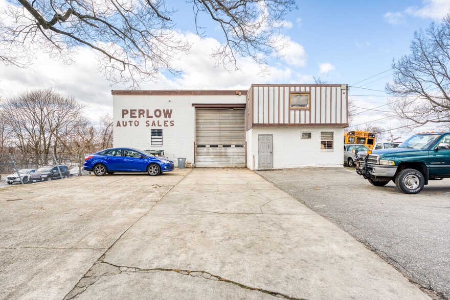 Primary Photo Of 54 Nashua St, Pawtucket Auto Dealership For Sale