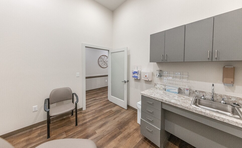 More Photos Of 5004 122nd St, Lubbock Office Residential For Lease