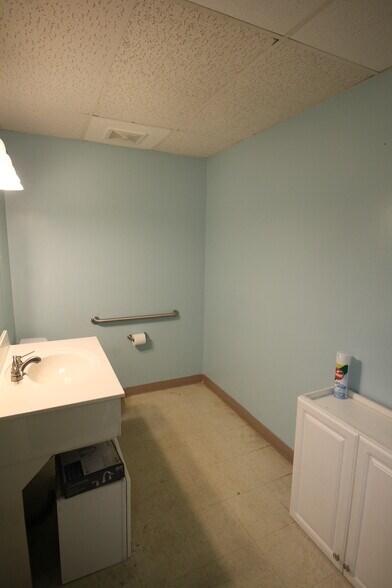 More Photos Of 419 S York St, Gastonia Medical For Sale