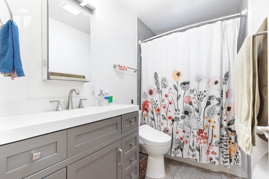 More Photos Of 2016 U St, Sacramento Apartments For Sale