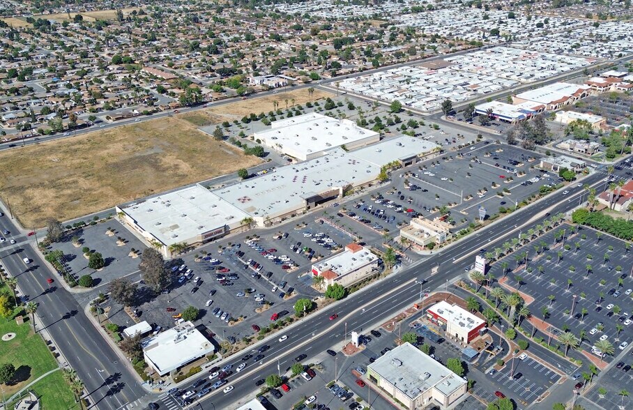 More Photos Of 2200 W Florida Ave, Hemet Unknown For Lease