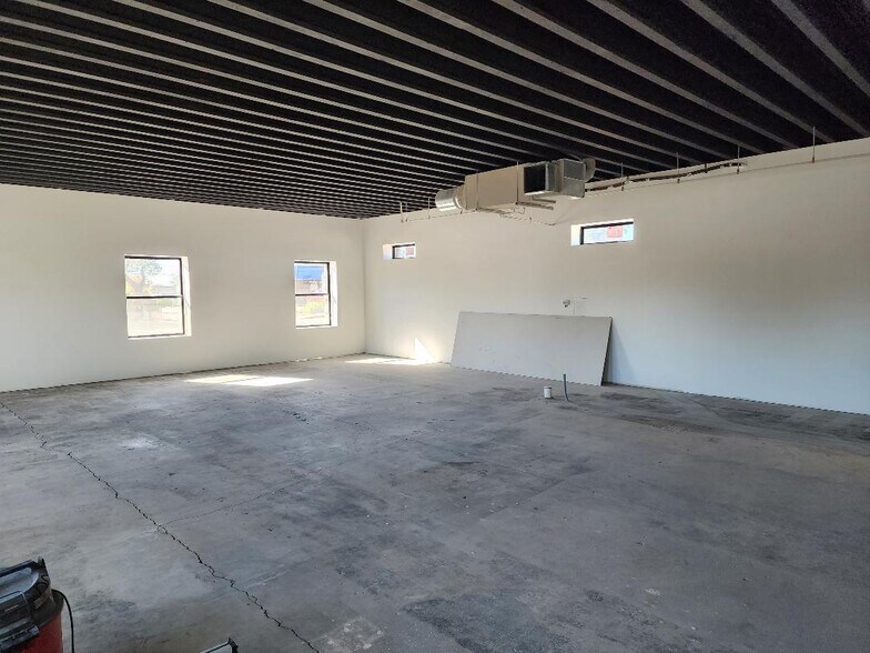 More Photos Of 726 E Monroe Ave, Buckeye Light Distribution For Lease