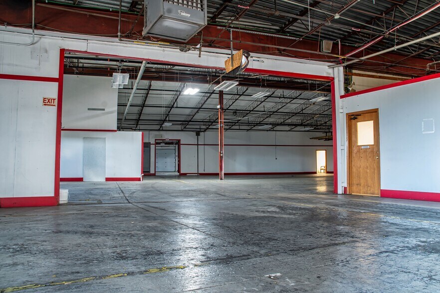 More Photos Of 825 Highway 151, Platteville Warehouse For Lease