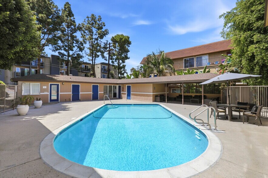 More Photos Of 4881 Rolando Ct, San Diego Apartments For Sale