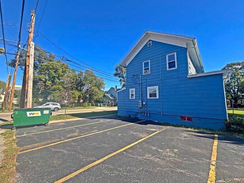 More Photos Of 301 S Ottawa St, Joliet Apartments For Sale